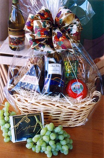 Gourmet Wine Basket